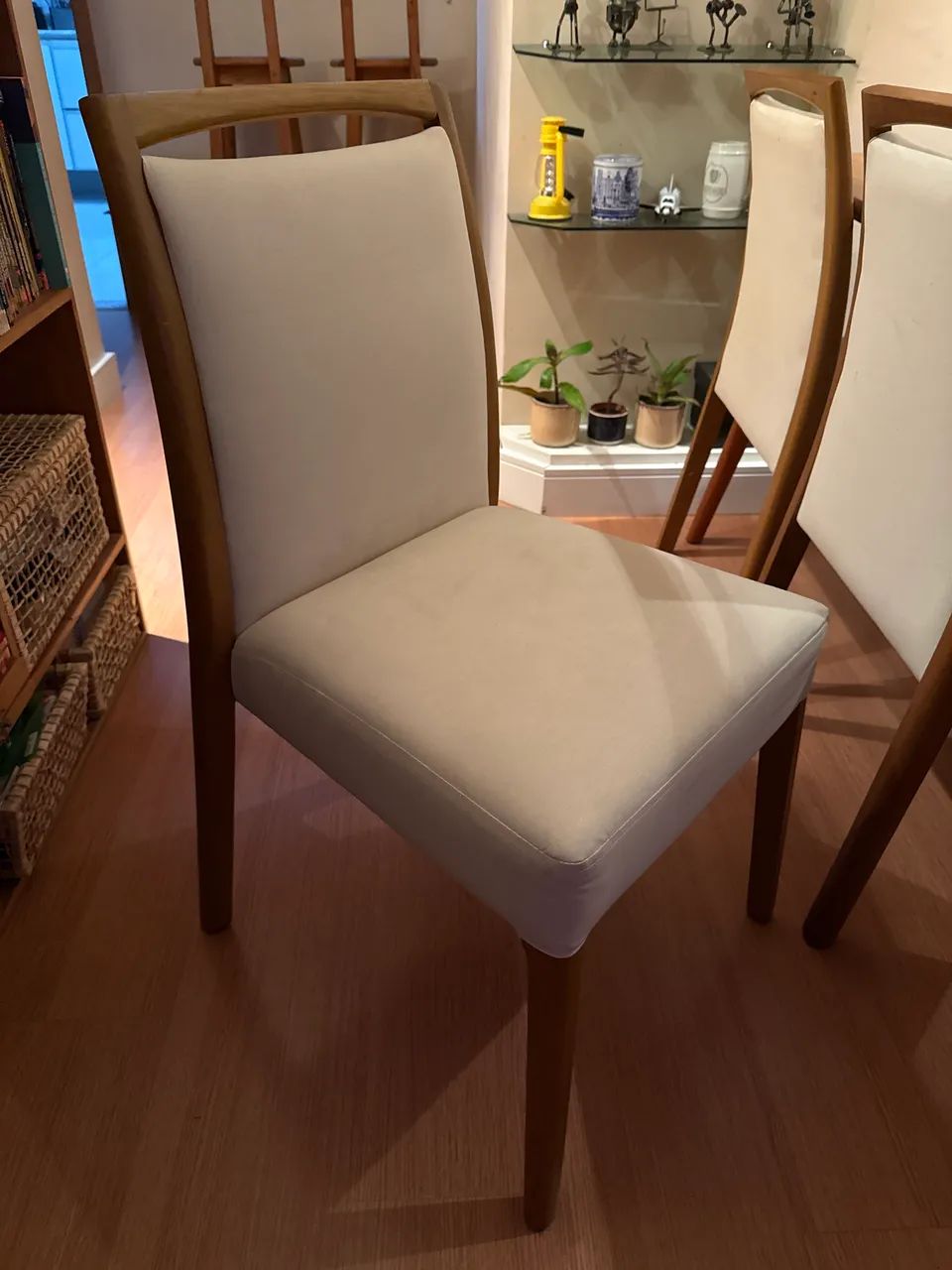 Mesa com seis cadeiras  - Foto 2