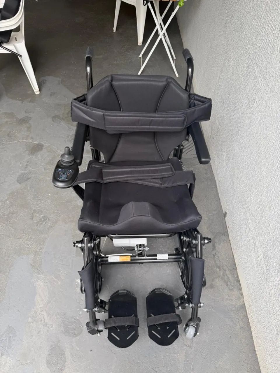 Oportunidade - Cadeira de rodas Jaguaribe Stand-up motorizada 44cm Com nota fiscal