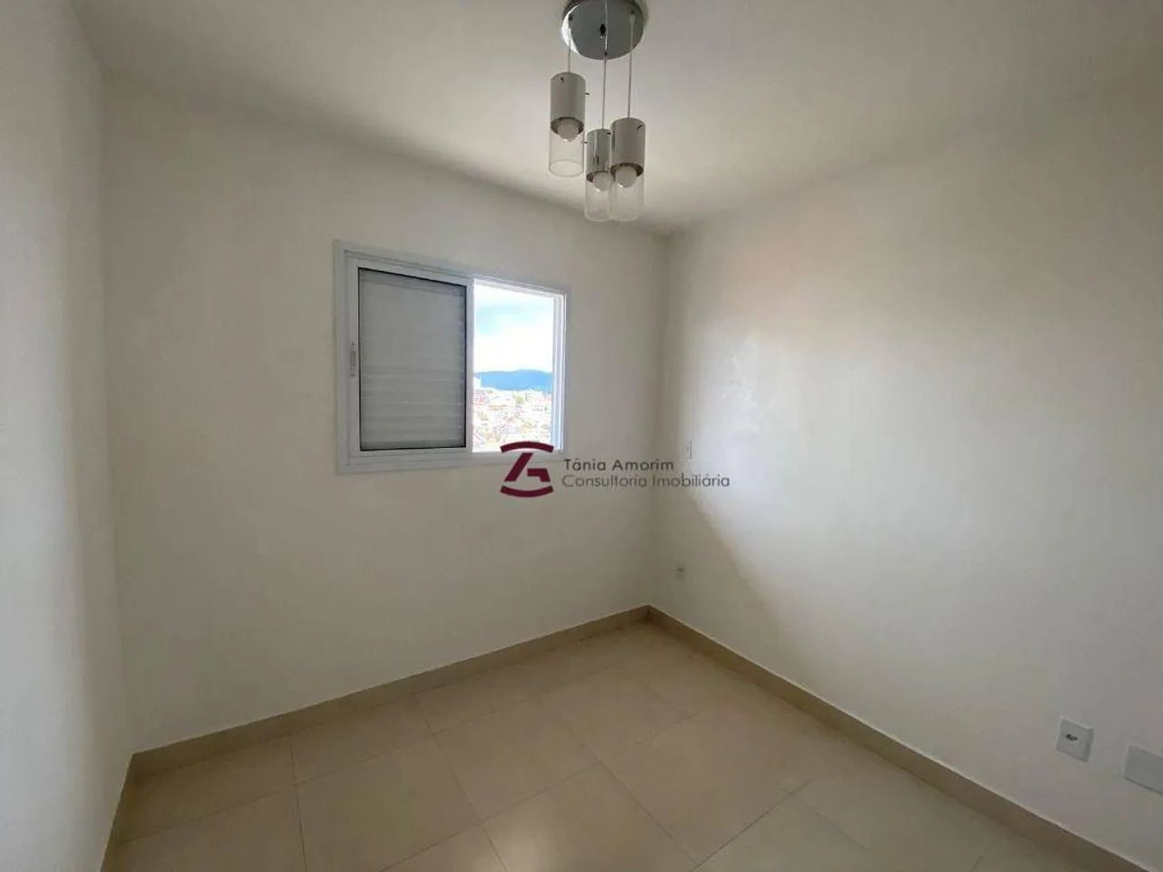 Apartamento no Edifício Firenze, 2 quartos, 1 vaga. Próximo ao Metrô.