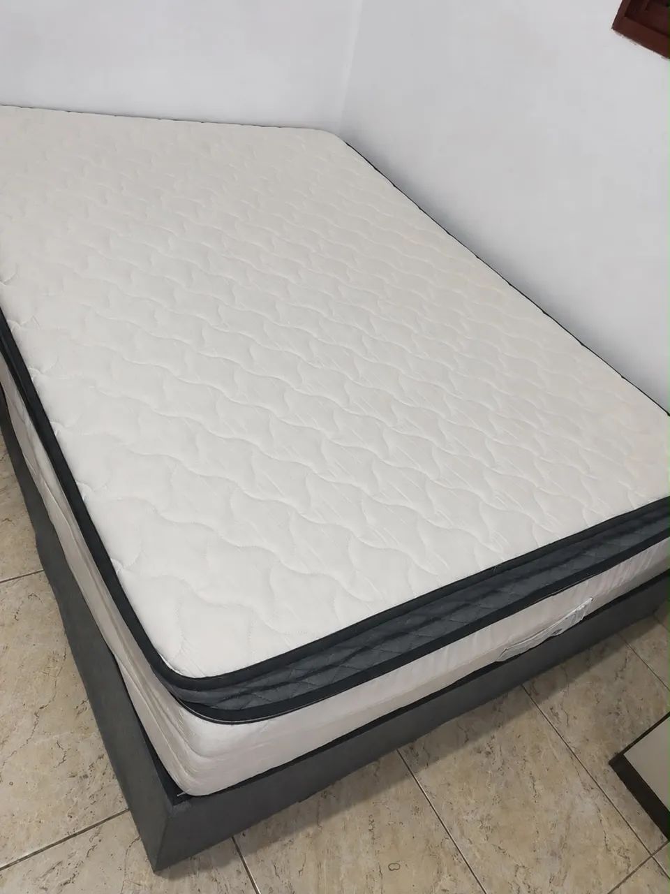 Cama Box Casal com Colchão - Excelente Estado!