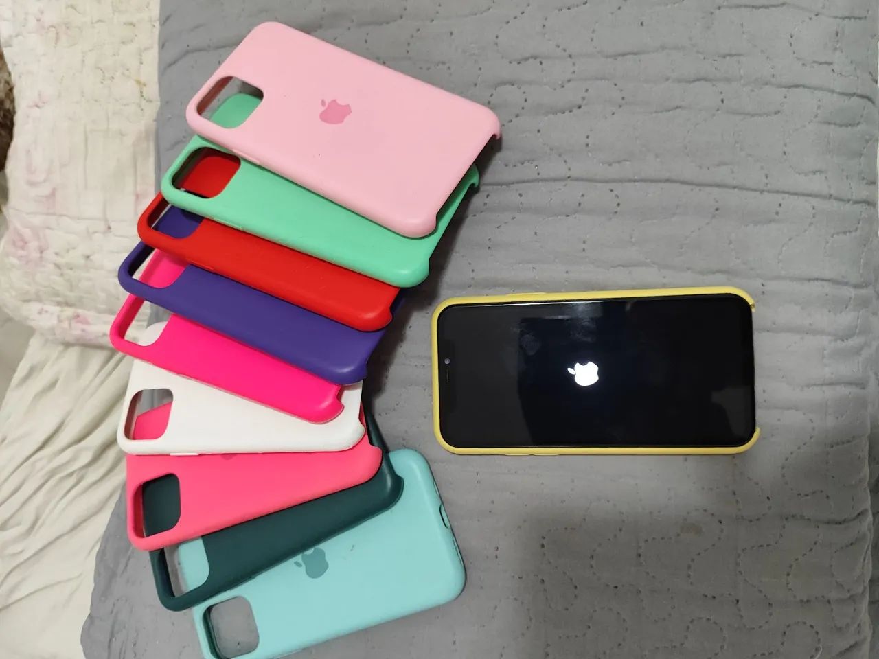 iPhone 11 pro  256Gb com 10 capinhas  - Foto 5