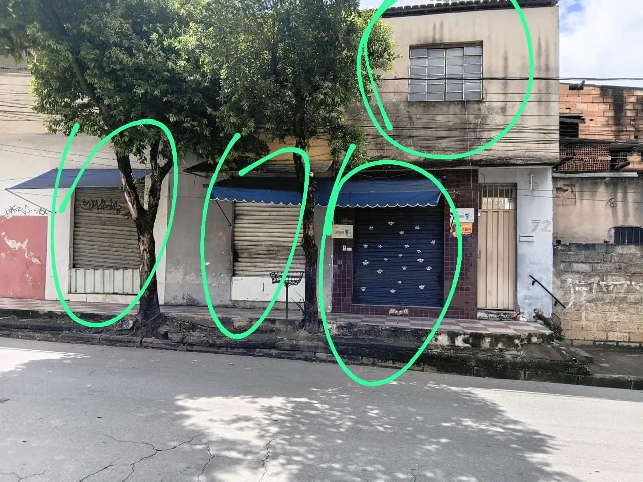 Vende-se este imóvel, com 3 casas e 6 lojas - Foto 3
