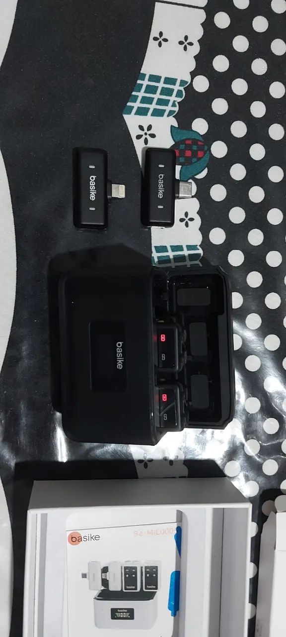 Microfone de Lapela Sem Fio Basike (Duplo) c/ Estojo e Display - Completo na Caixa! - Foto 6