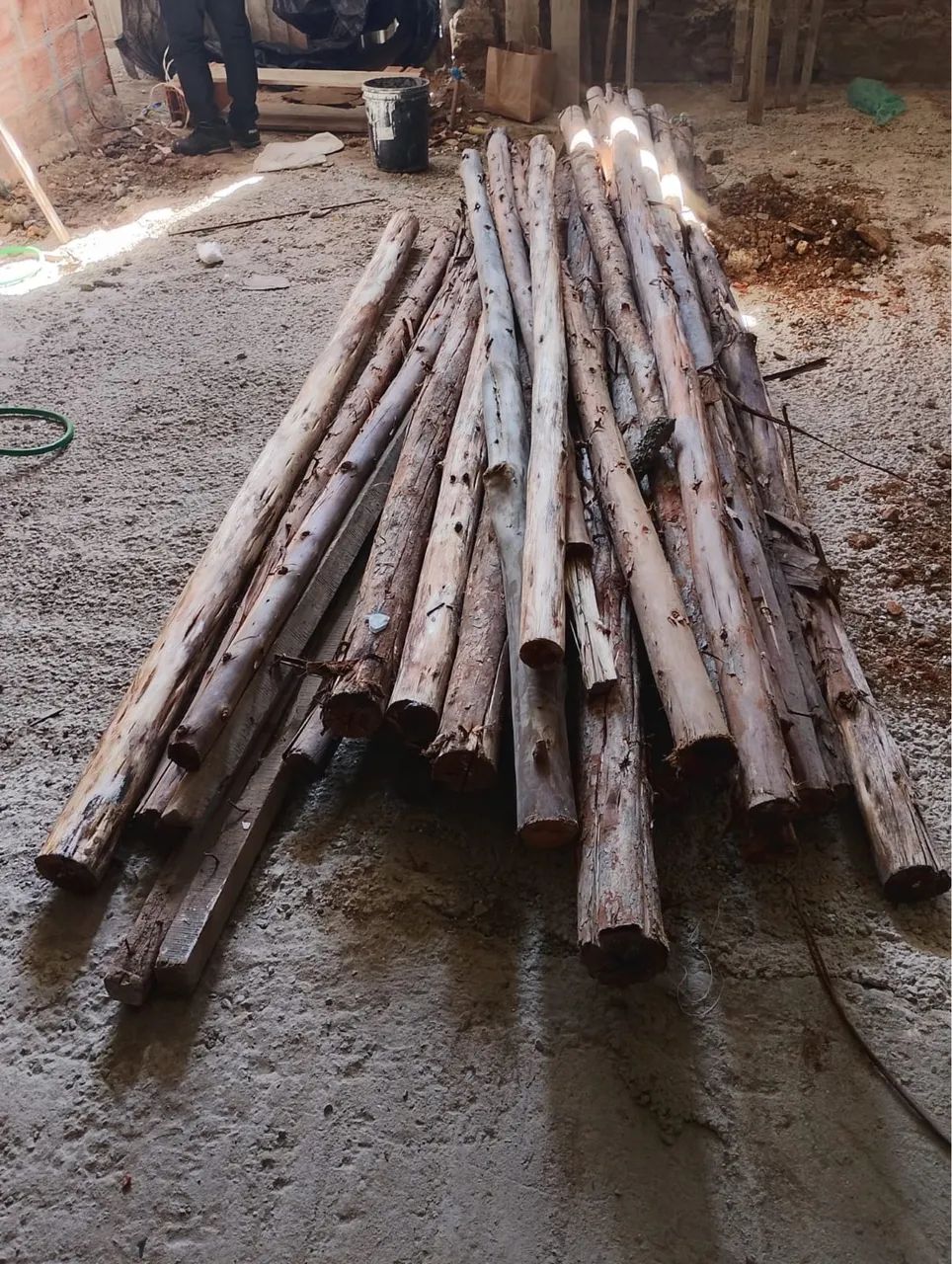 Vendo escoras de eucalipto 
