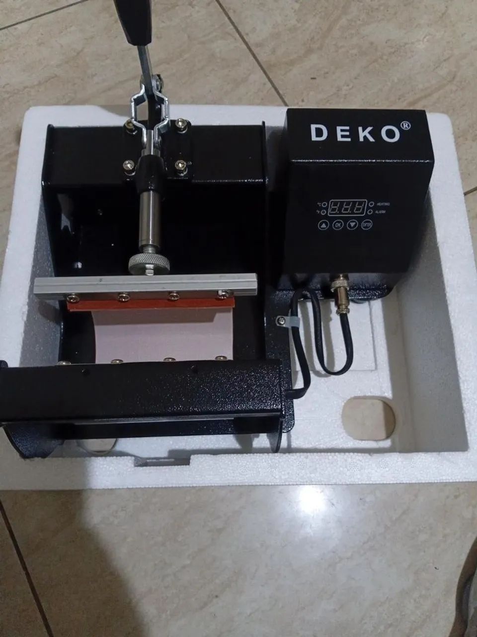 : Prensa Térmica para Canecas DEKO 220V - Nunca Usada - R$ 700