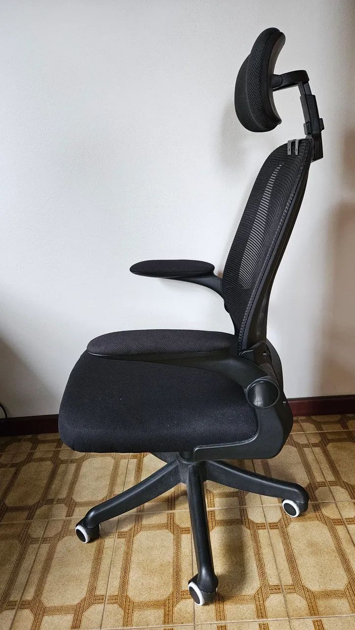 Cadeira de Escritório com Braço Retrátil e apoio de cabeça - Foto 2