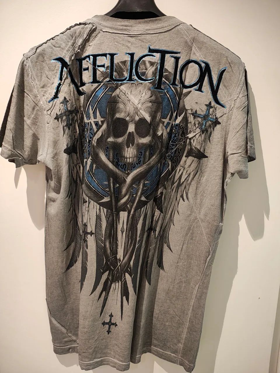 Camiseta Affliction autêntica USA - Foto 2