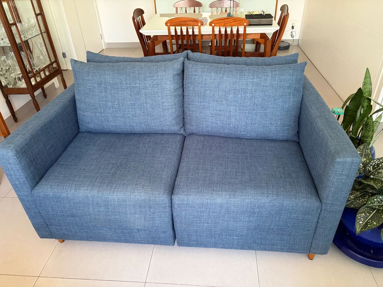 Vendo 2 sofás de 2 lugares Breton + 1 puf - Foto 2