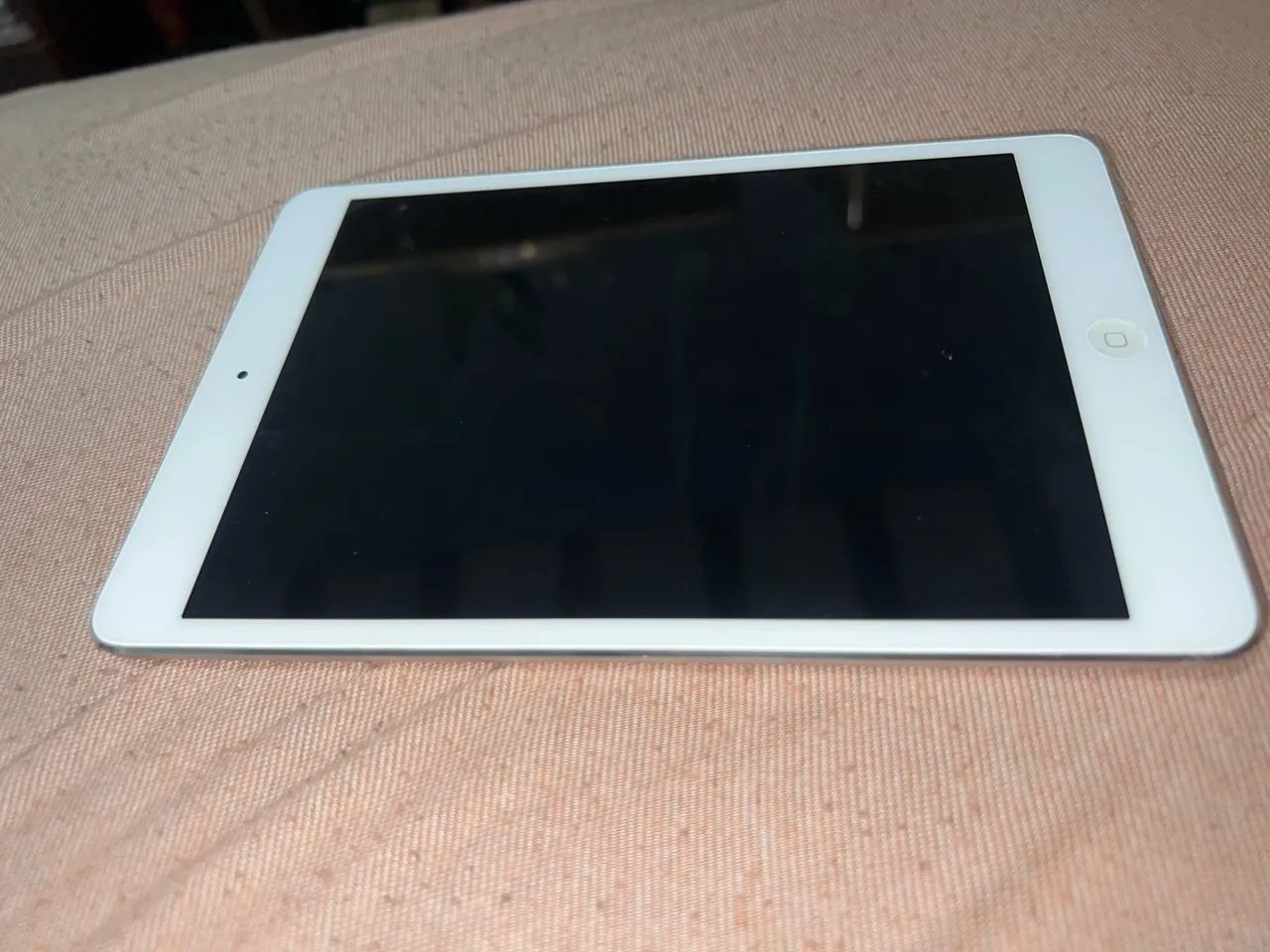 iPad mini 2 com capinha e carregador  - Foto 3