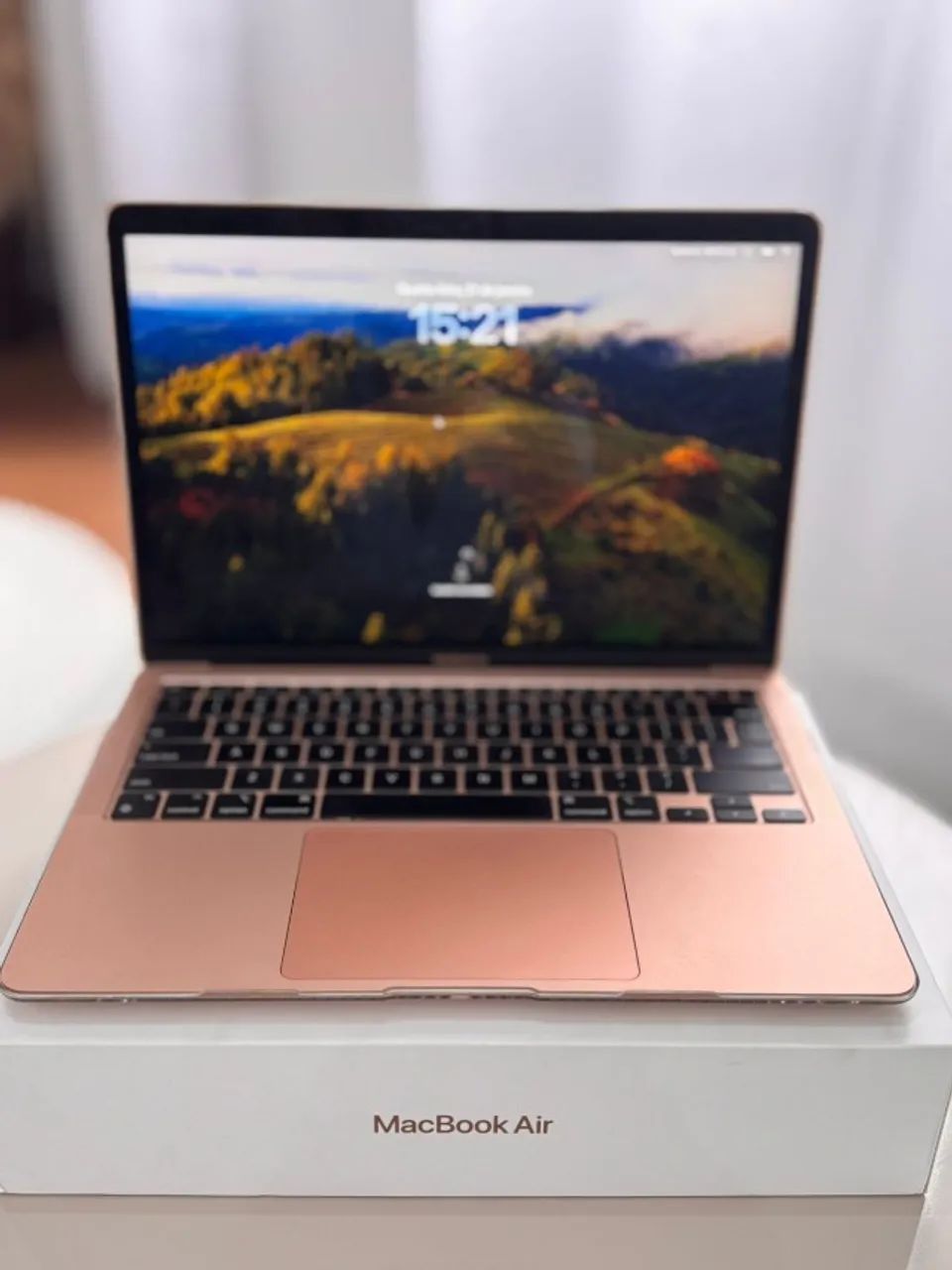 MacBook Air 13.3 - 8GB RAM e 25GB SSD - Rose Gold - Modelo 2020