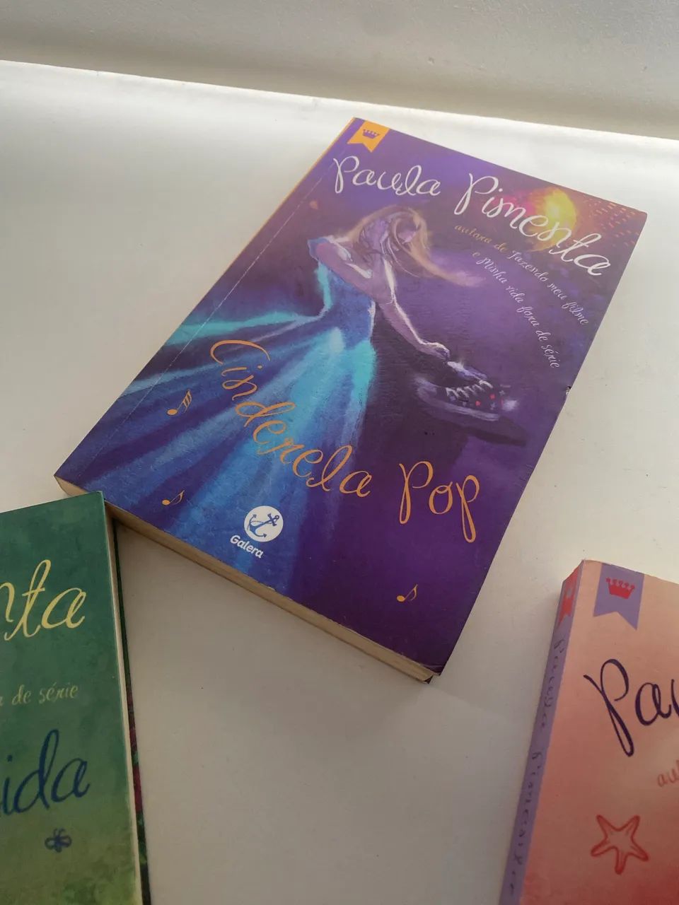 coleção livros princesas Paula Pimenta - Foto 2