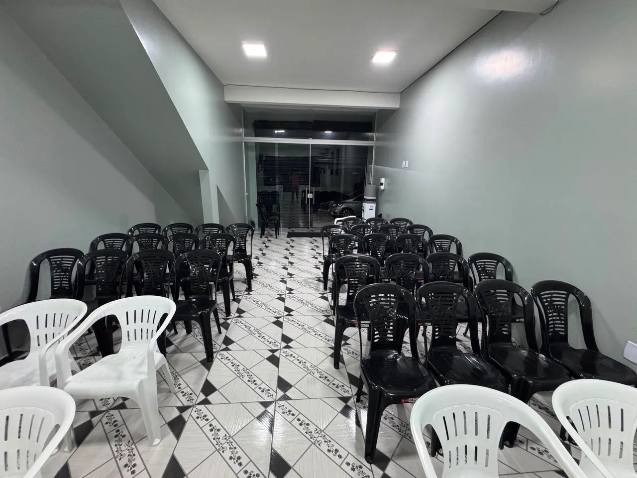 Cadeiras semi novas - Foto 4
