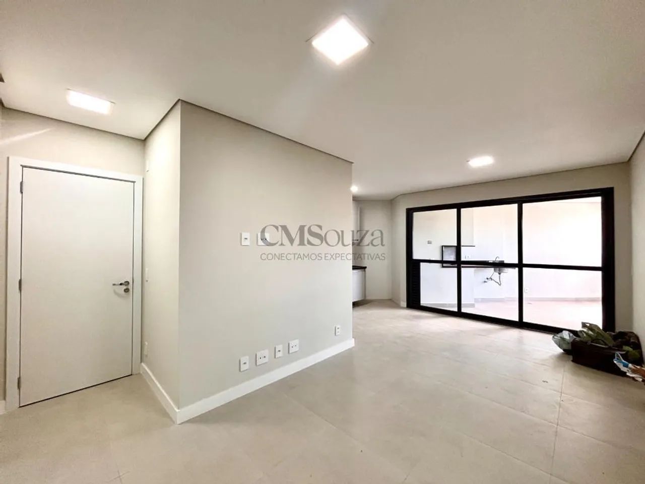 Apartamento à venda Edif. Odyssey, Centro, com 3 quartos, com 86 m² - Foto 2