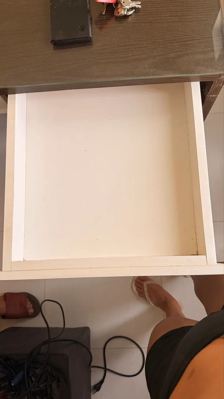 Mesa de escritório com tampo de vidro  - Foto 4