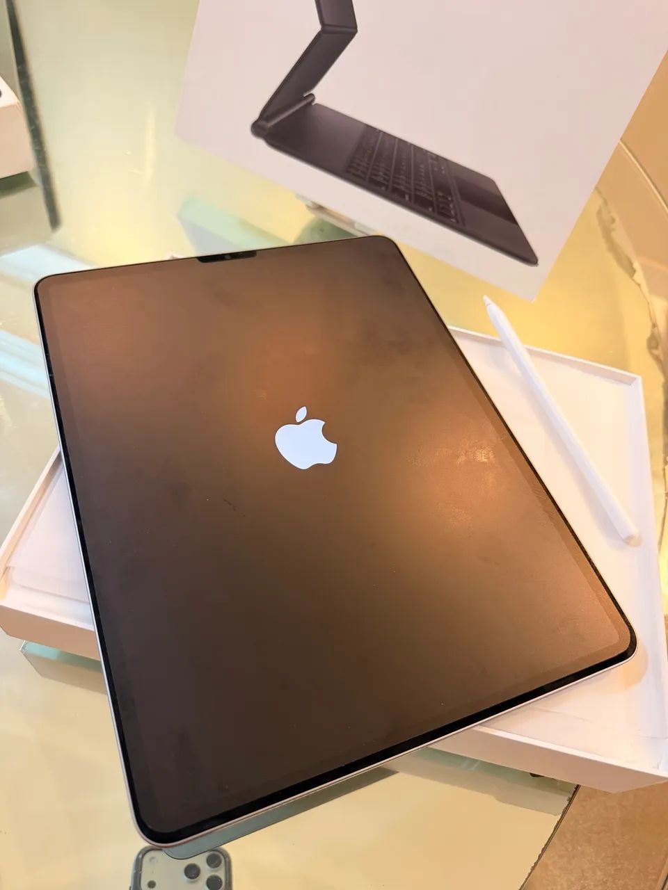 iPad Pro 12,9 M2 zero com teclado e caneta kit ouro  - Foto 2
