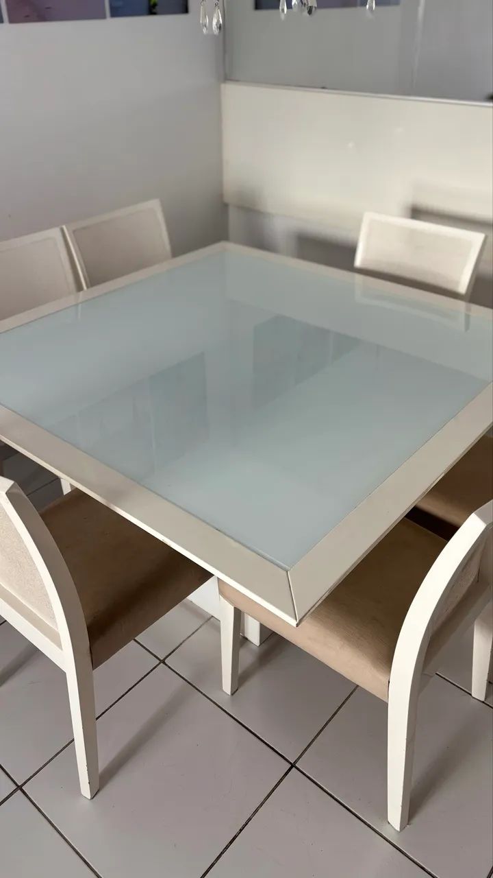 Mesa Laqueada + 6 Cadeiras