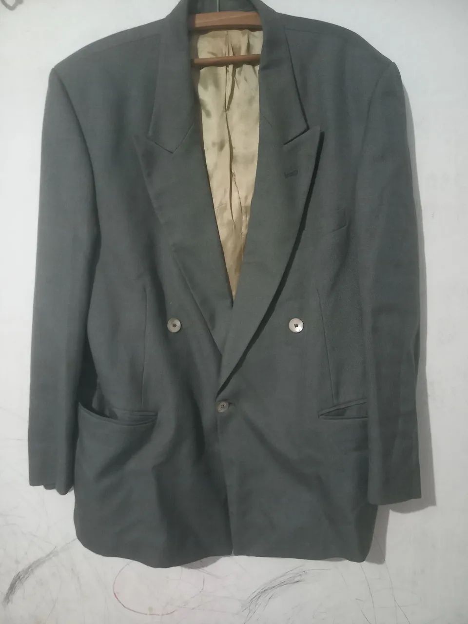 Vende-se Paletó 