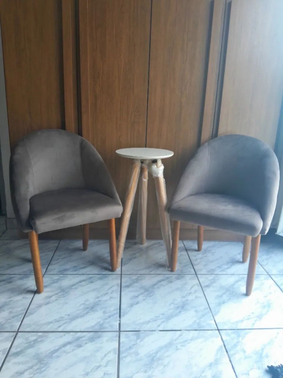KIT POLTRONAS COM MESA PÉ PALITO - Foto 3
