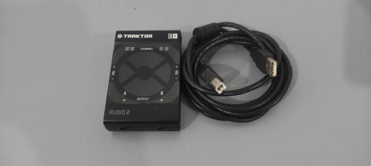 Interface de Áudio - Traktor Audio 2 MK1 (Saídas P10)