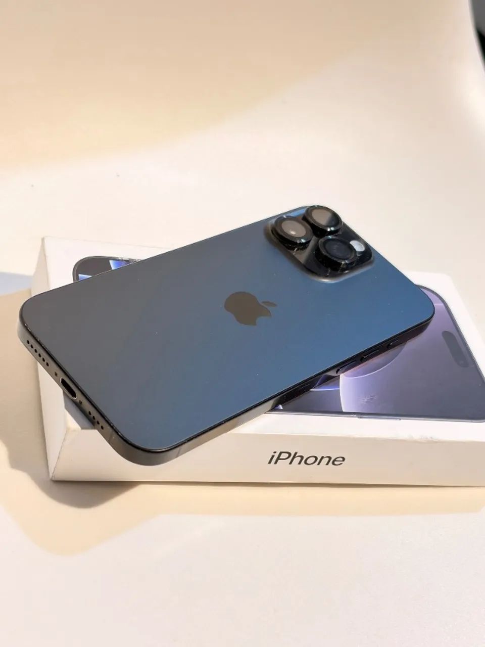 Celular iPhone 16 pro max  - Foto 3