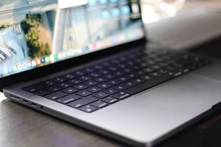 MacBook Pro M3 512Gb SSD 8Gb RAM - Foto 4