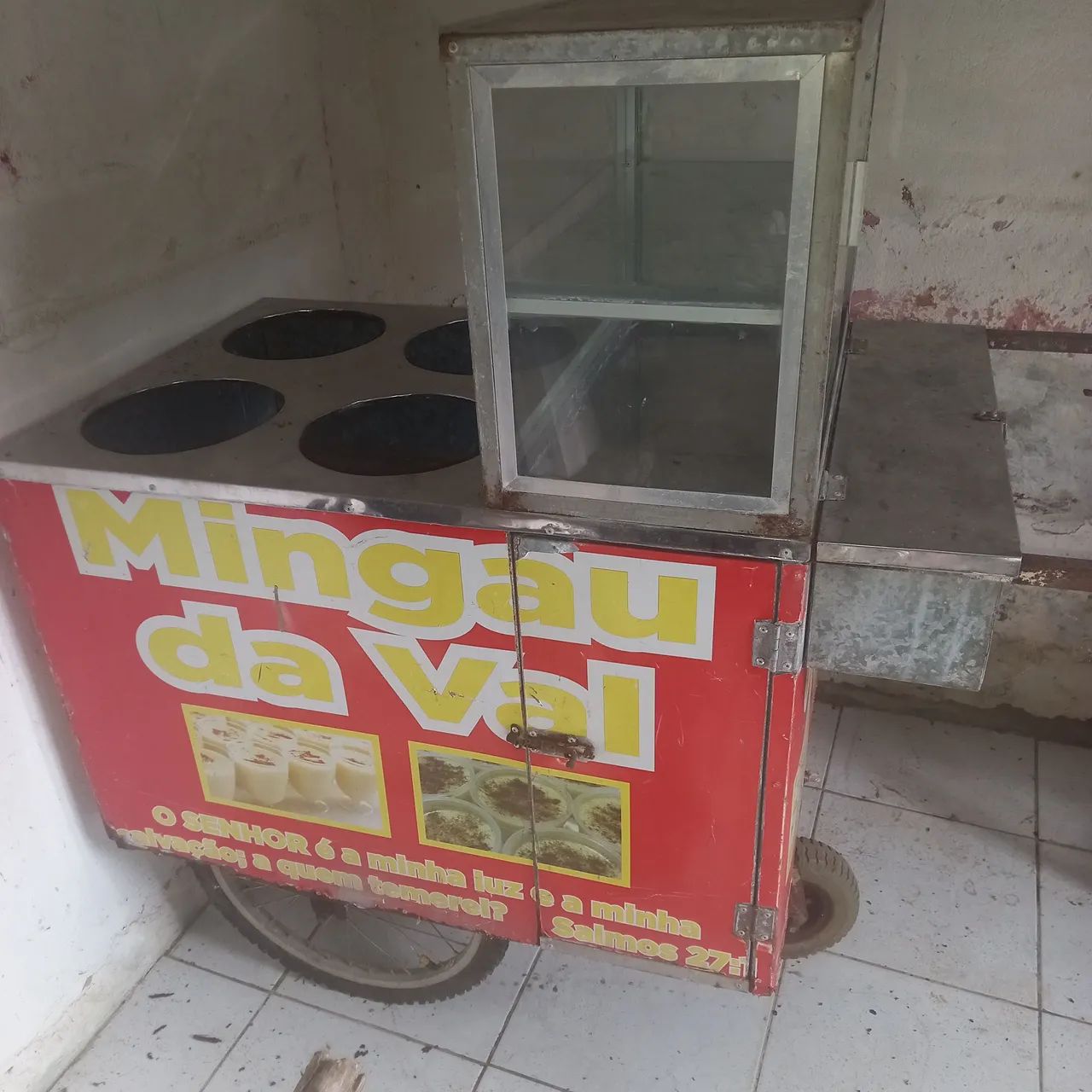 Carro de lanches,cachorro quente e milho