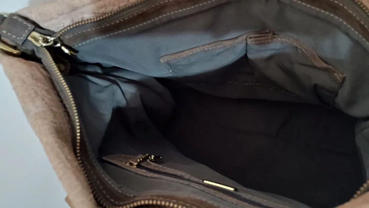Bolsa estilo carteiro da marca Arezzo - Foto 4