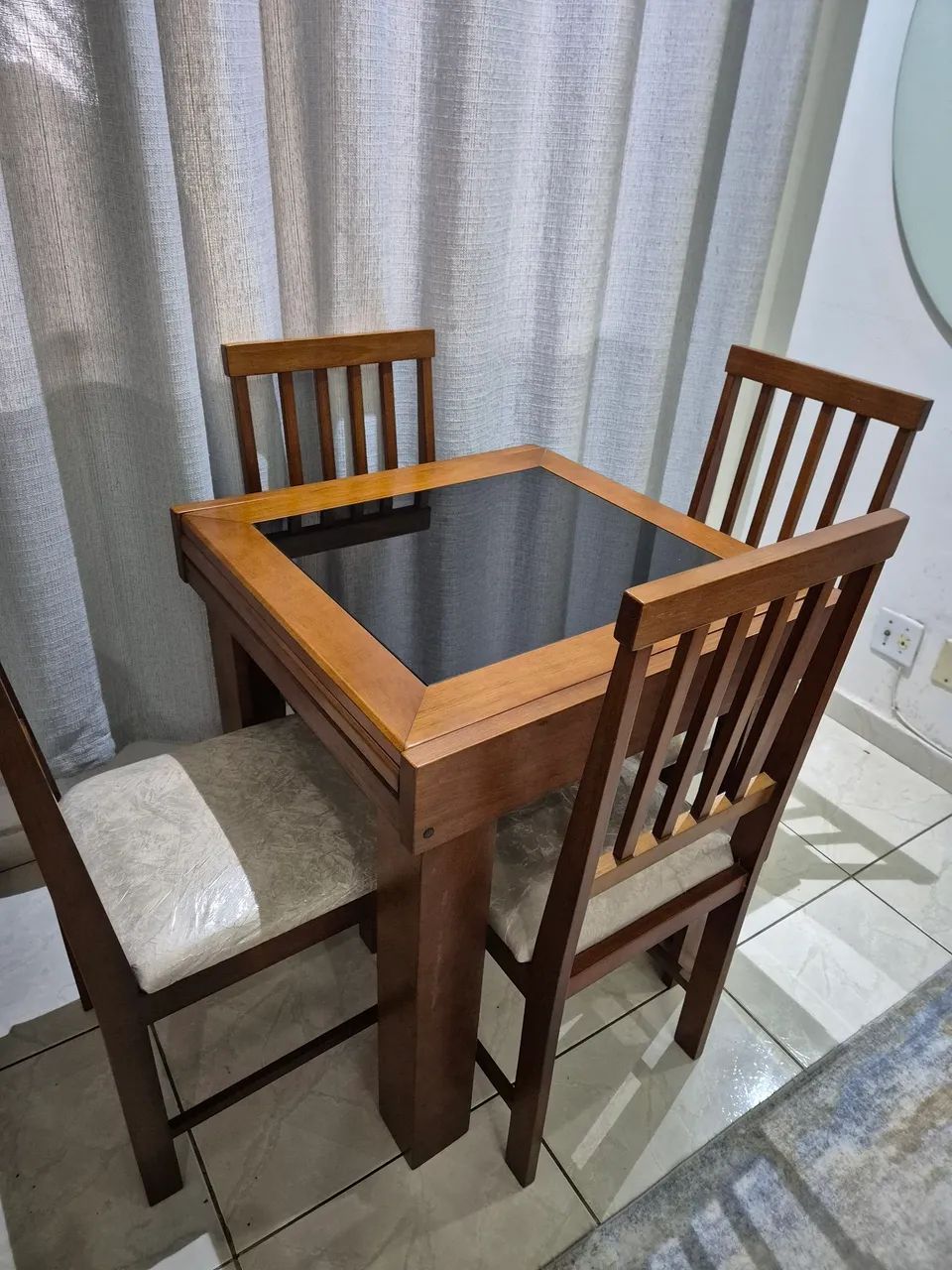 MESA MADEIRA MACIÇA RETRÁTIL COM 4 CADEIRAS - Foto 2