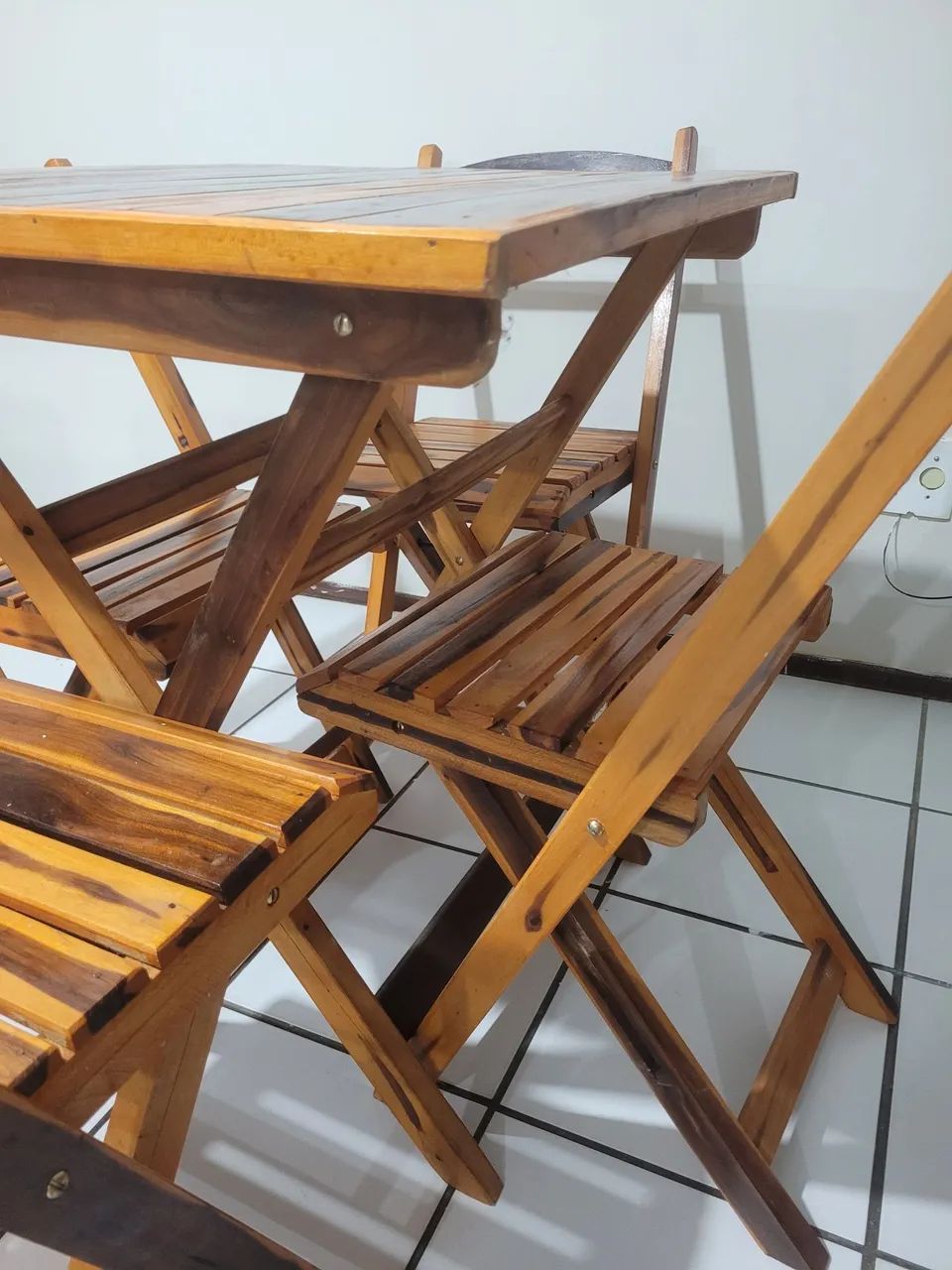 Mesa com 4 cadeiras  - Foto 2