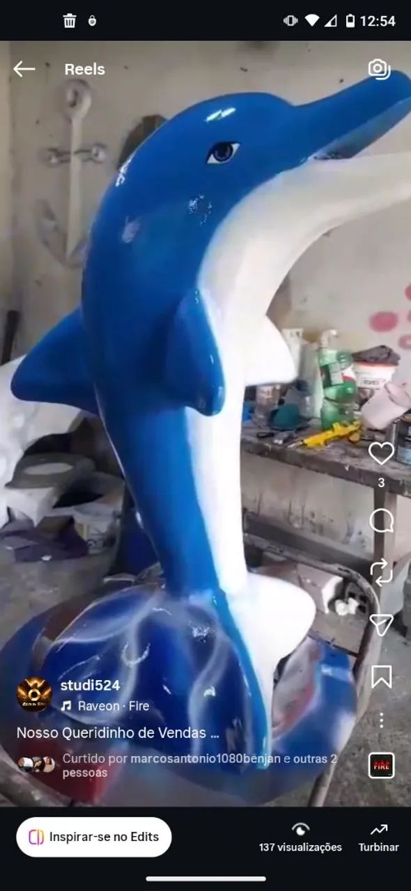 Cascata para piscina em formato de golfinho