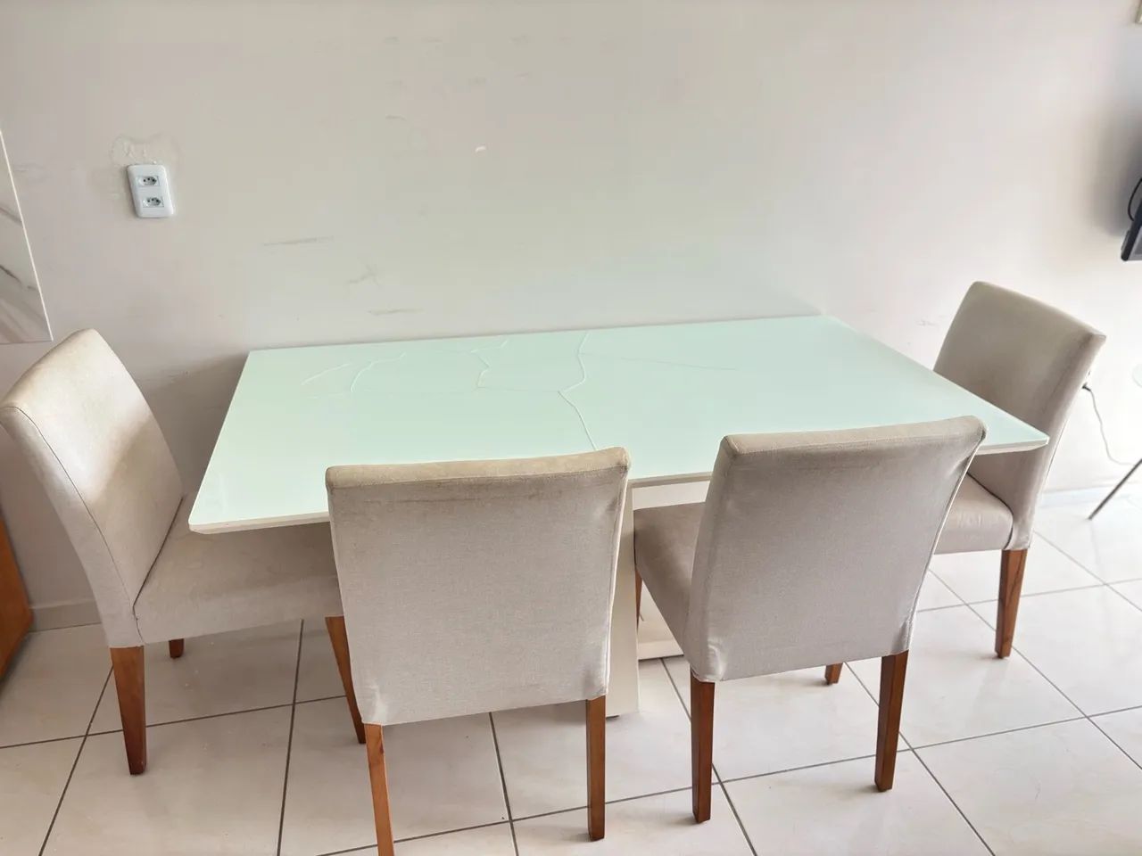 Mesa de Jantar com 4 cadeiras URGENTE  - Foto 4