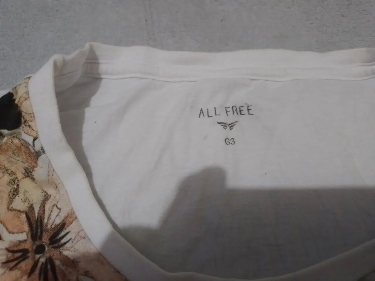 Vendo linda camisa estampada  - Foto 2