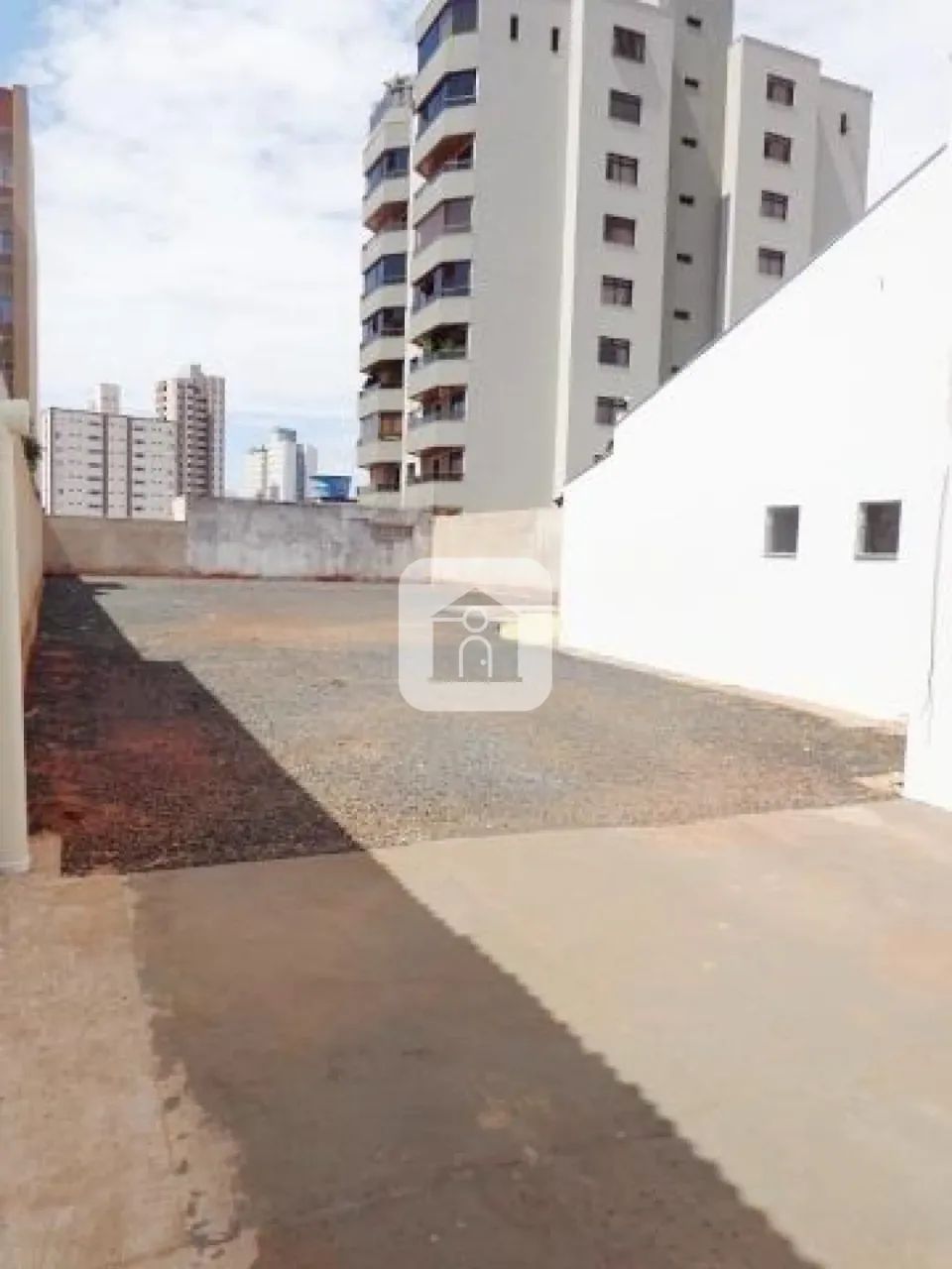 Área comercial para locação no bairro Martins - Foto 3