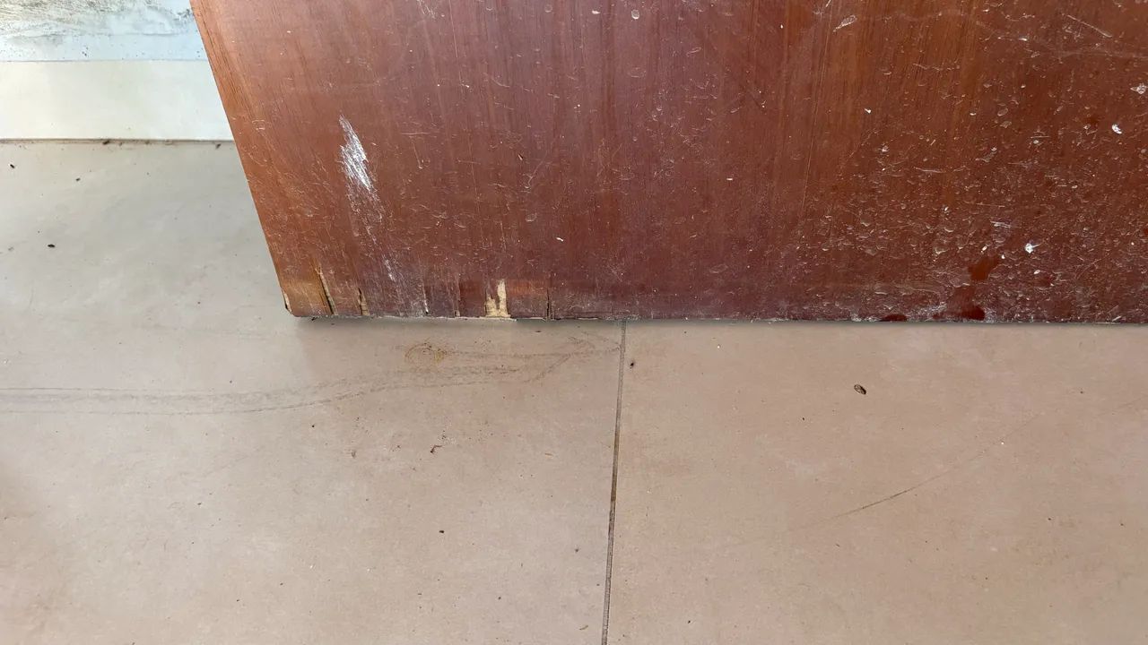 Porta madeira 1m x 2.10m - pivotante ou colocar dobradiça - com fechadura