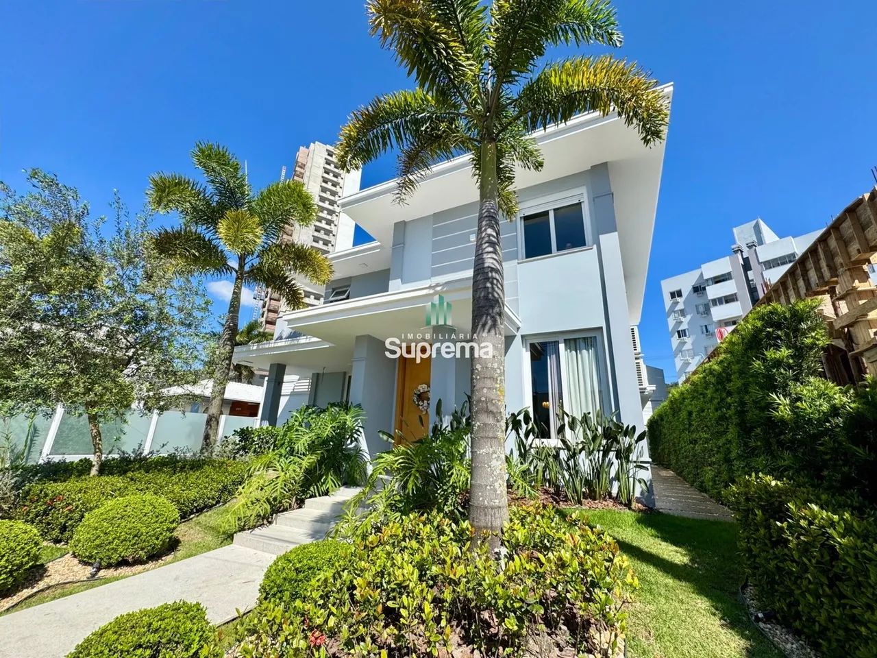 CASA EM CONDOMINIO FECHADO
