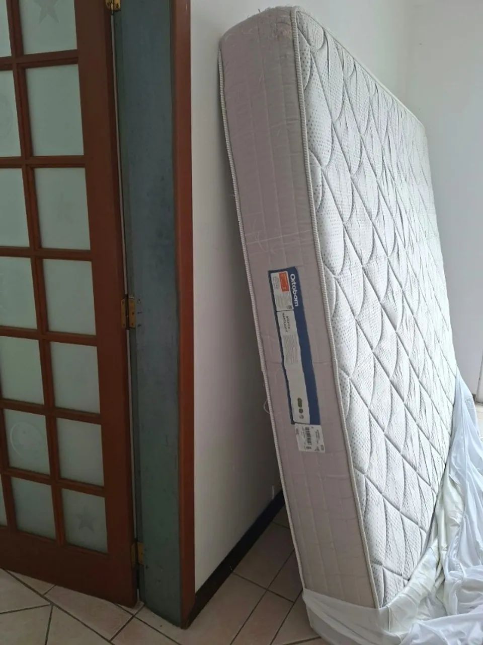 Colchão King Size de molas ensacadas ORTOBOM.