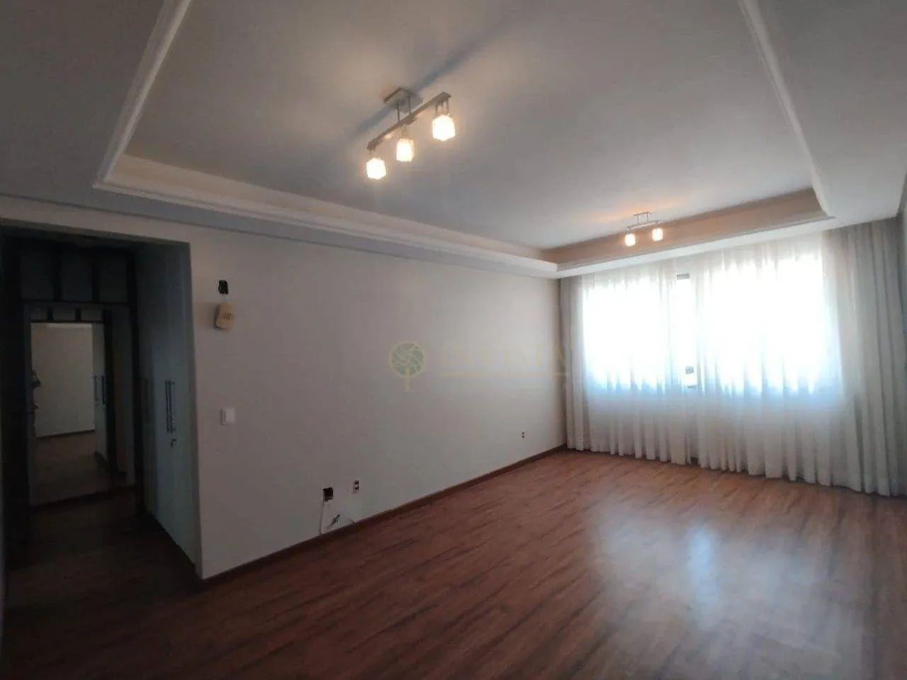 Apartamento Semi Mobiliado com 4 quartos para Alugar em Coqueiros. - Foto 2