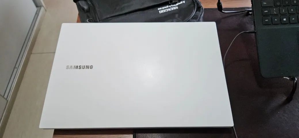 Notebook Samsung Book E30
