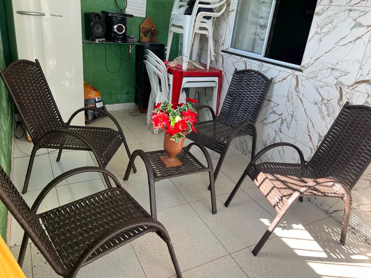 Conjunto de 4 Cadeiras E Mesa De Centro - Foto 3