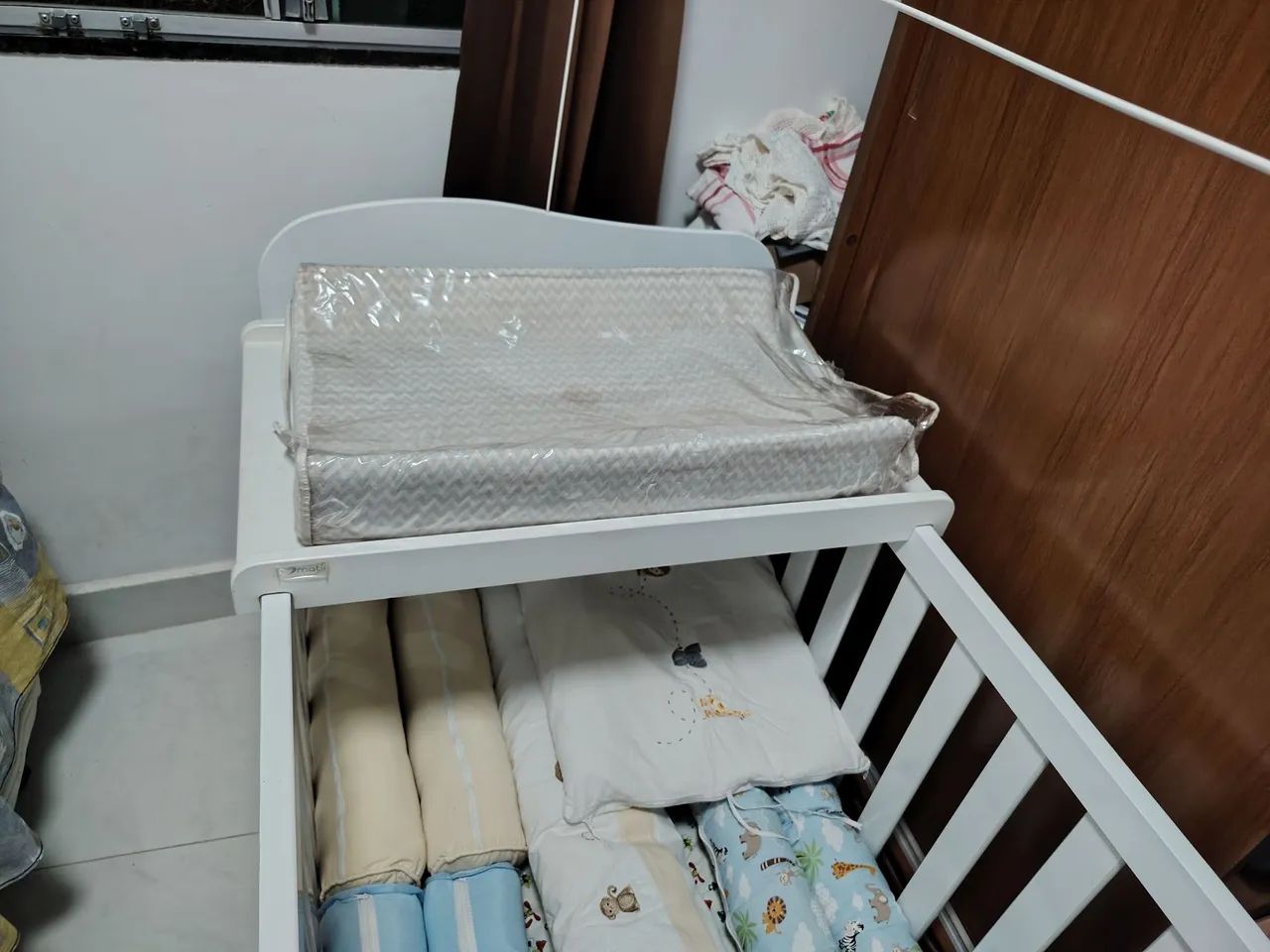 Complete crib with changing table65115992069123121