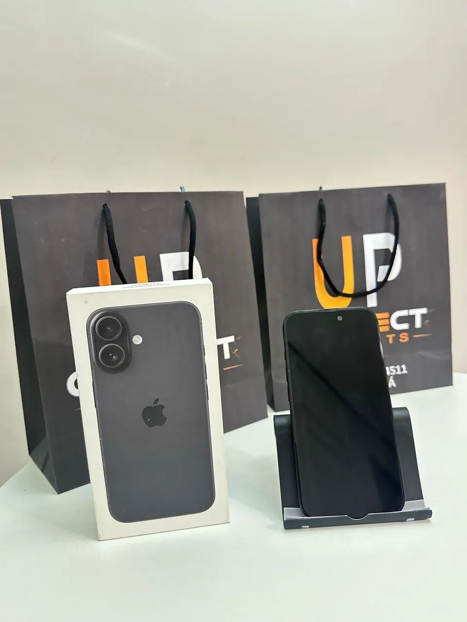 iPhone 16