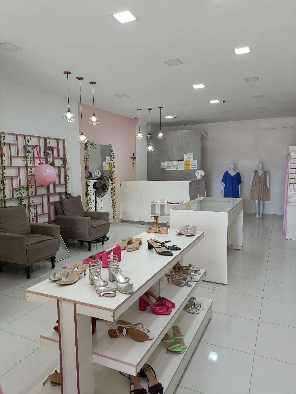 Vendo estrutura de loja de roupas completa!  - Foto 2