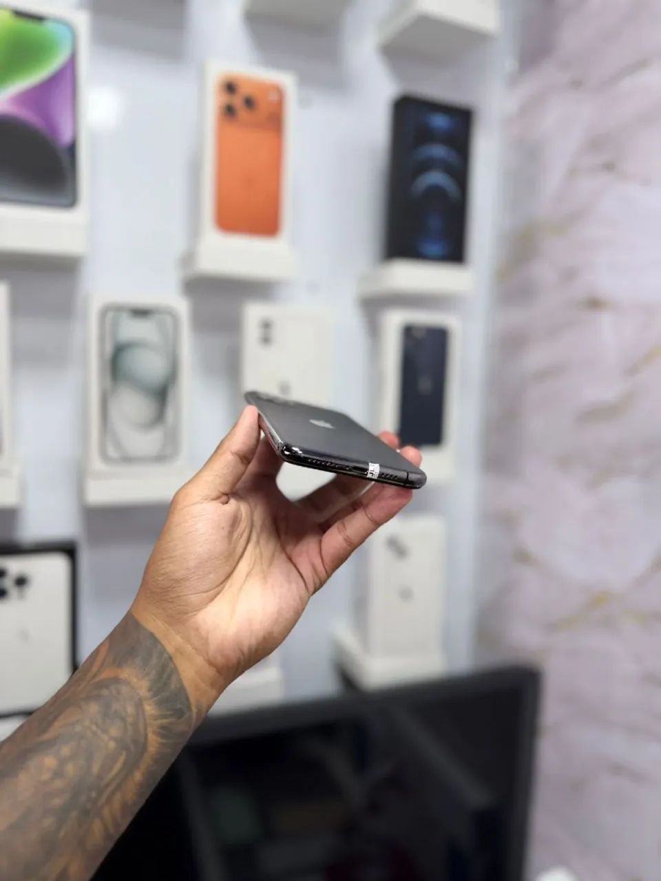 IPHONE 11 PRO MAX 64GB TELA NOVA<br>R$ 1.399,00 - Foto 3