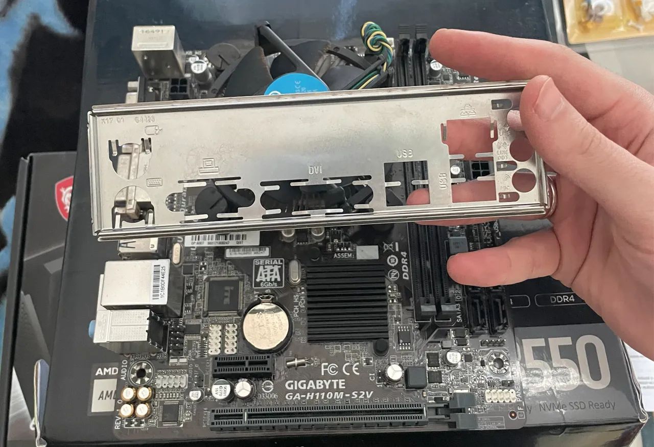 Conjunto placa mãe gigabyte + processador i5 7400 - Foto 2