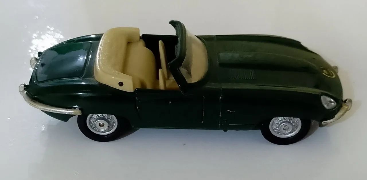 Miniatura Jaguar e Cabriolet - Maisto