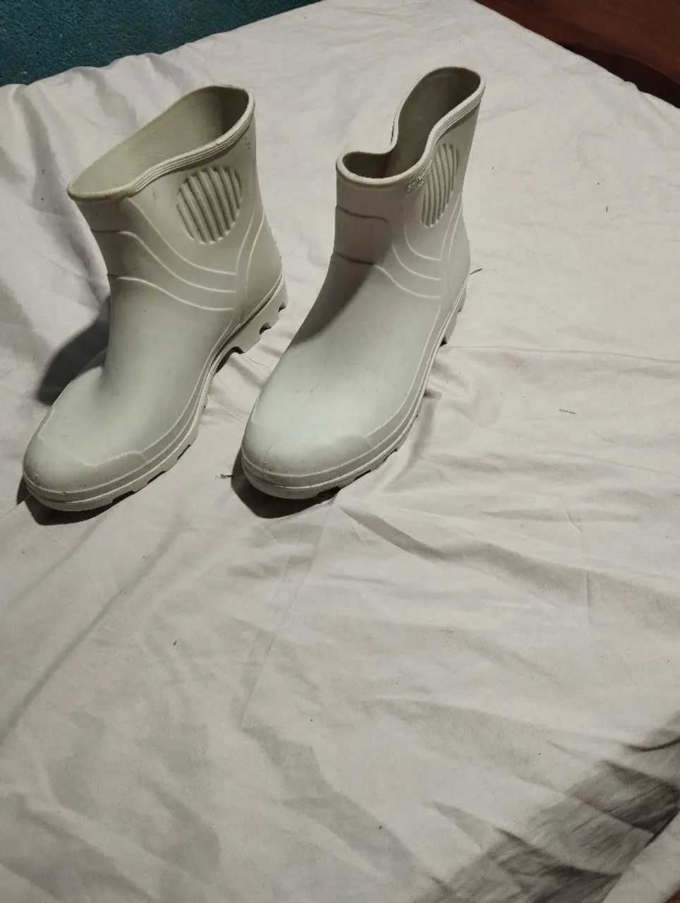 Bota Branca  - Foto 4