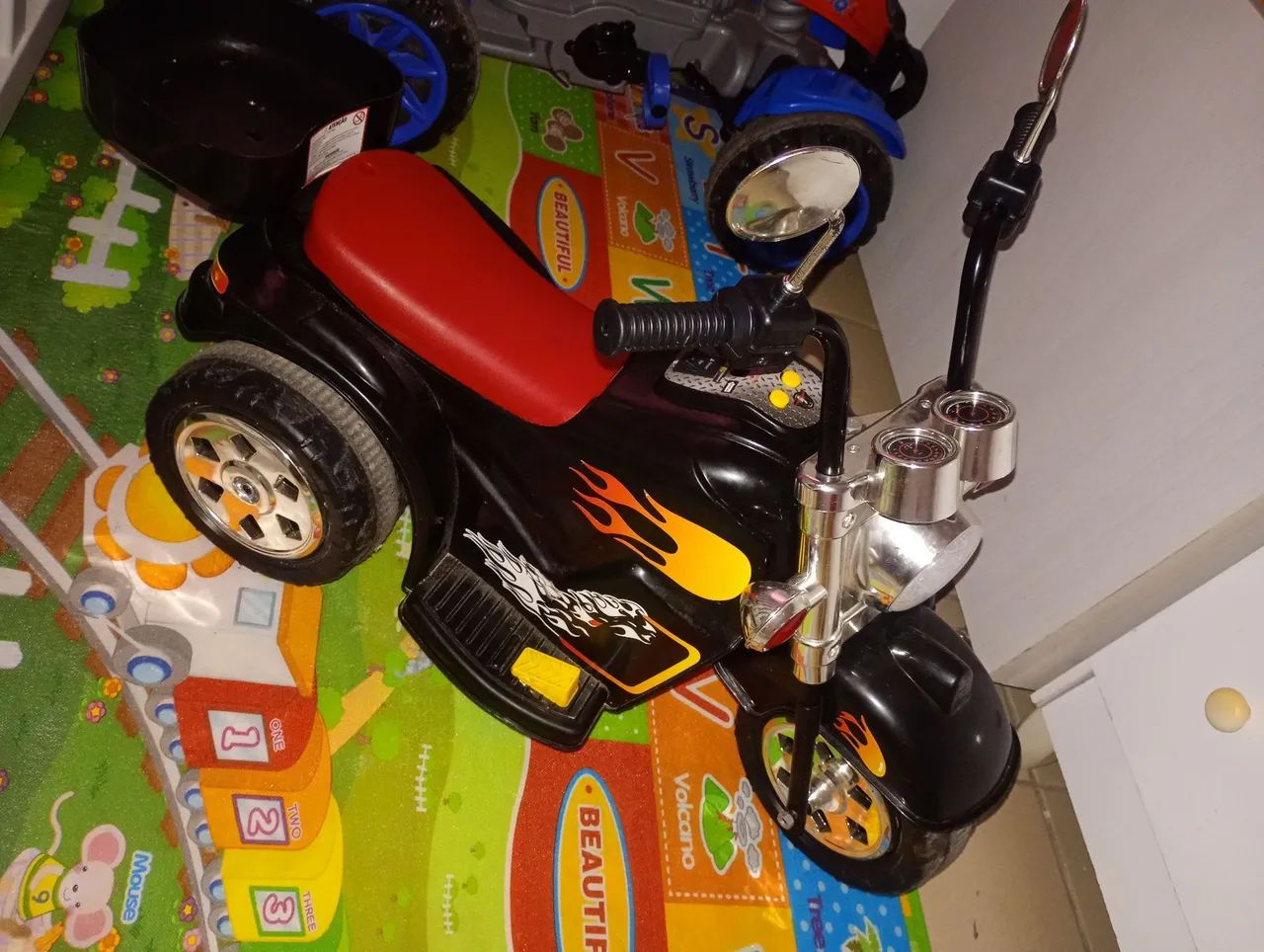 Moto infantil elétrica 