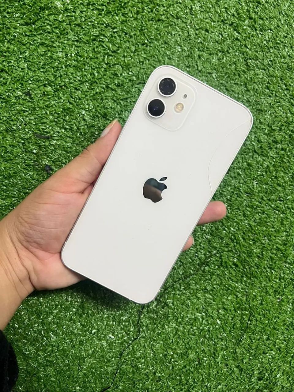Iphone 12 White - Conservado! - Celulares e Smartphones - Melvi