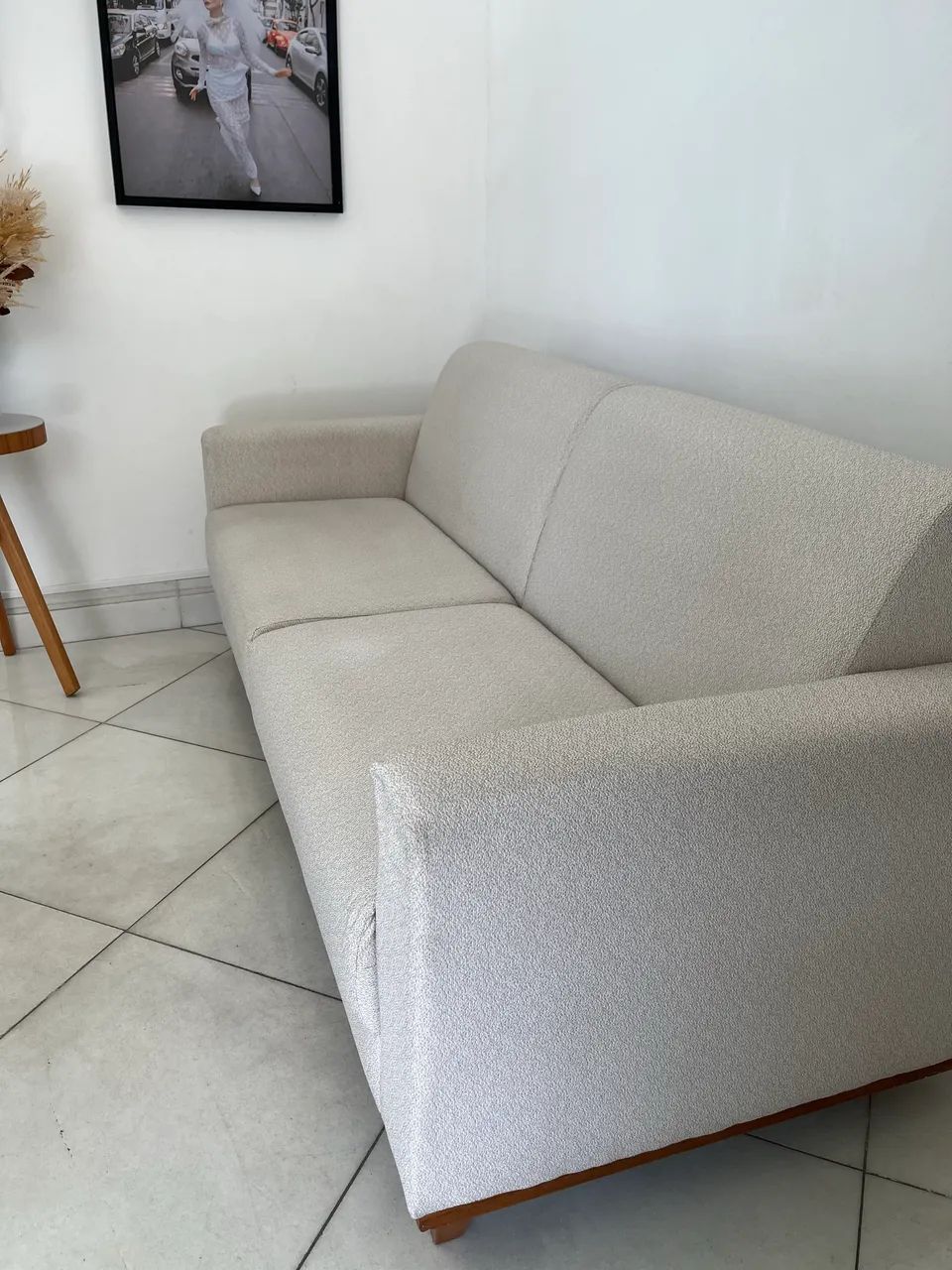 Vendo sofá seminovo acabou de ser lavado a seco!  - Foto 2