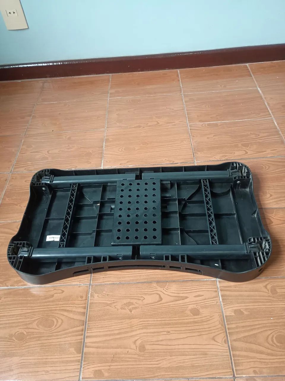 Mesa retrátil para notebook com ventoinha - Foto 2